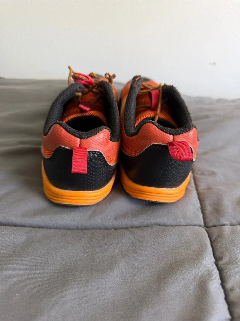 Agility peak KDS SIZE 3M Merrell Kids Orange and Black Trail Sneakers